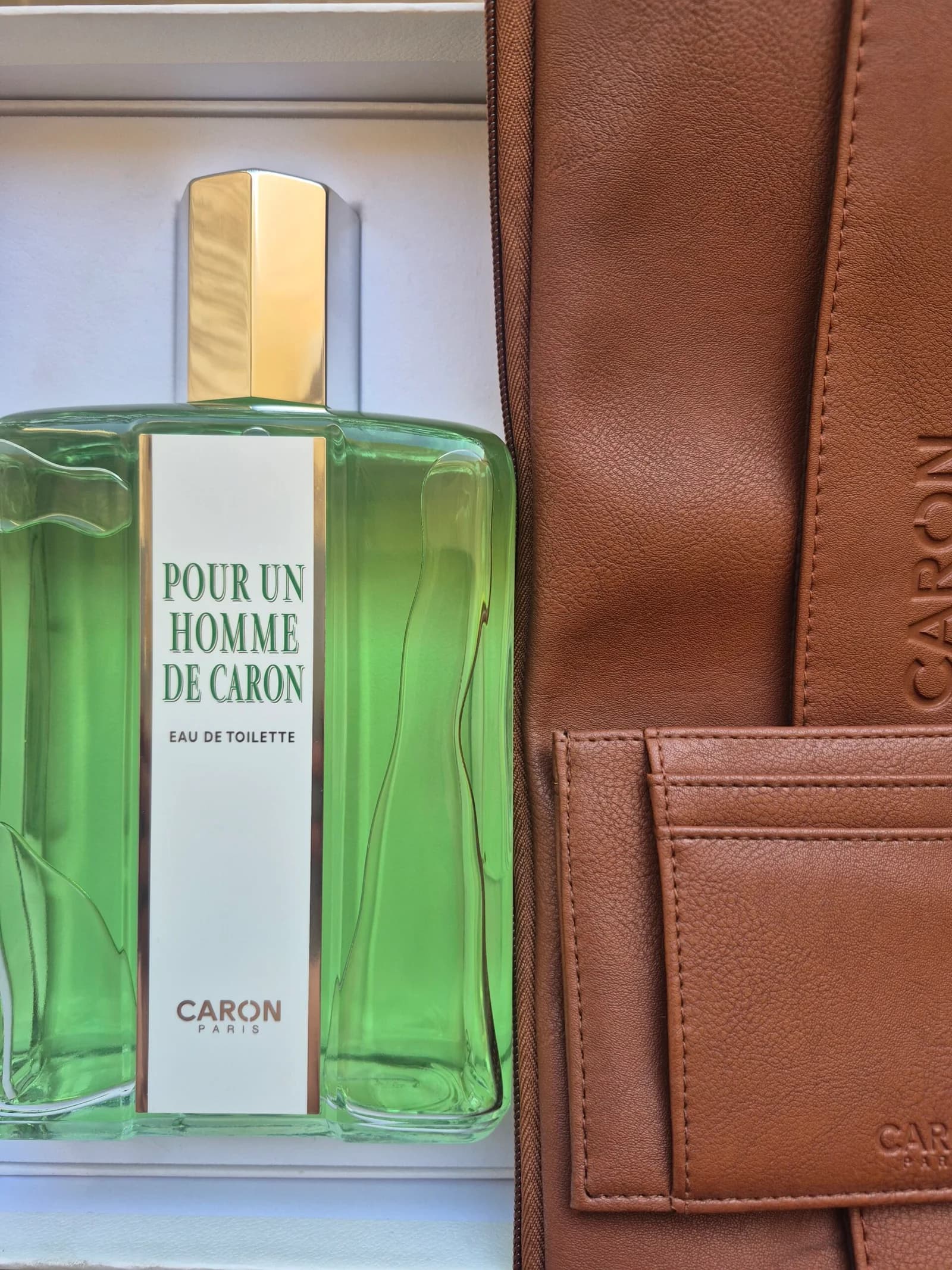Coffret Luxe CARON-POUR UN HOMME DE CARON-Eau de Toilette-750ml (03 Pièces)